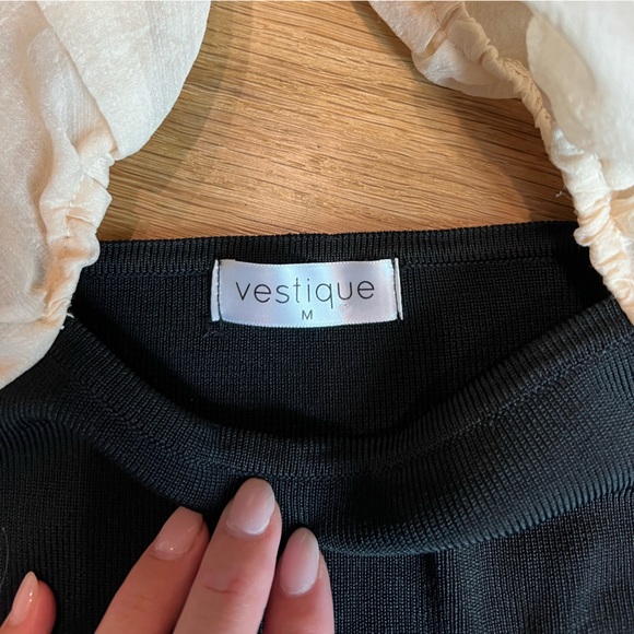 Vestique black crop top with cream puff sleeve - Picture 3 of 3